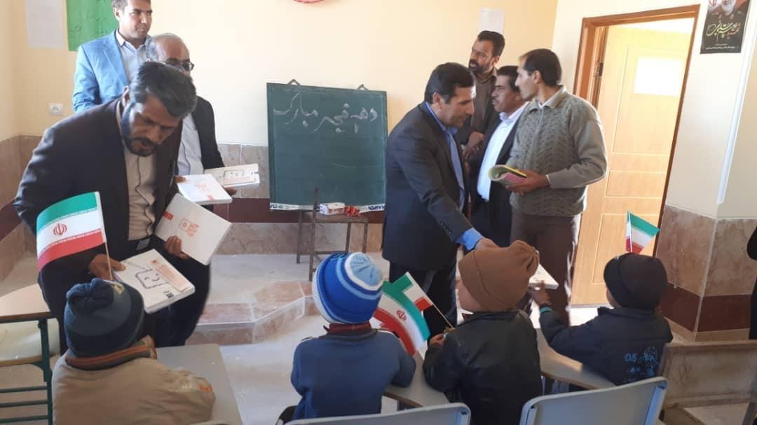 دو مدرسه عشایری در بم افتتاح شد دو مدرسه عشایری در بم افتتاح شد
