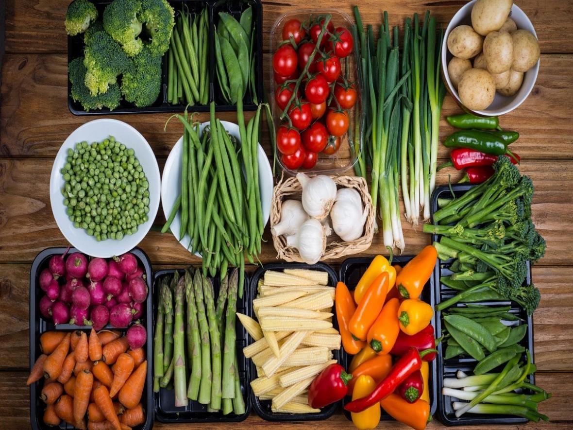 بررسی فواید مصرف غذاهای سالم برای بدن بررسی فواید مصرف غذاهای سالم برای بدن