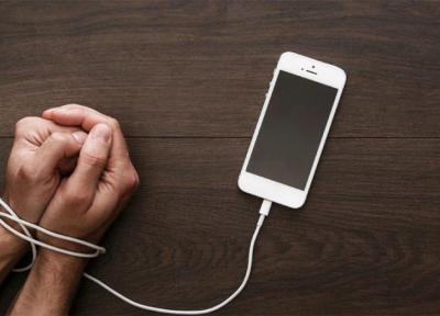 5 عادت اشتباه استفاده از گوشی هوشمند که باید از آن ها دست بکشیم