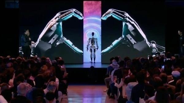 ایلان ماسک از ربات انسان نمای Optimus رونمایی کرد