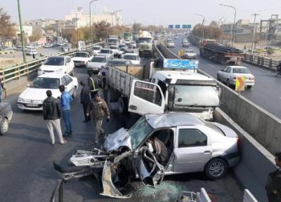 تصادف زنجیره ای در بزرگراه قزوین ، تهران 5 مصدوم بر جای گذاشت